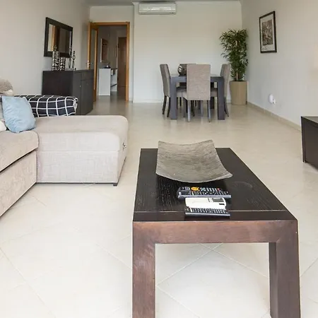 House F Sao Rafael - Free Wifi & Airco, Netflix Ready - 300m From The Vakantiehuis